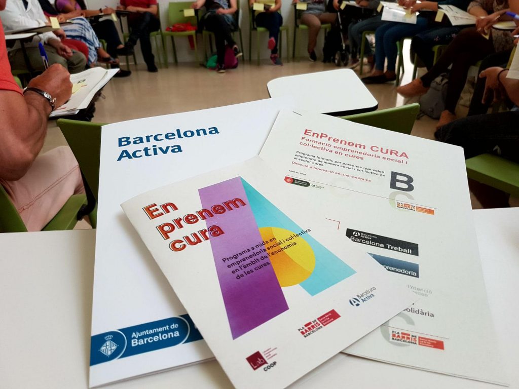 Labcoop participa d’En prenem cura, un programa a mida en emprenedoria social i col·lectiva en l’àmbit de l’economia de les cures. Una iniciativa de Barcelona Activa que forma part del Pla de Barris de Barcelona.